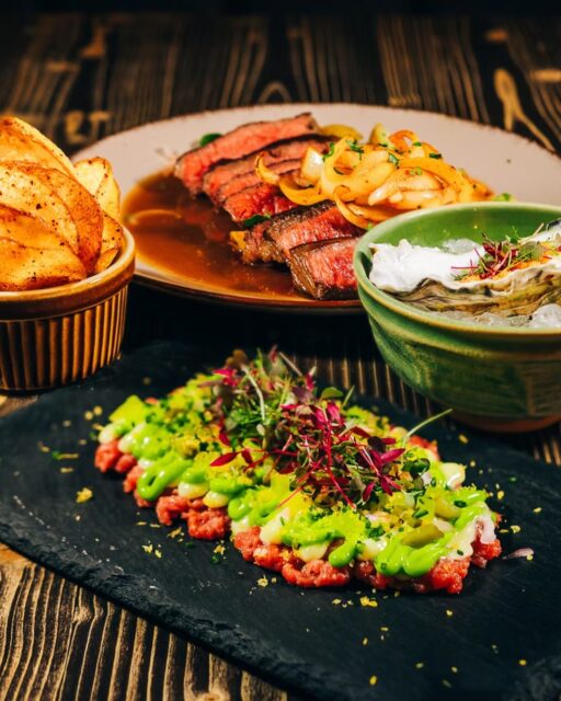 🍽️ Znáte @restaurantweek_cz?
Pokud milujete dobré jídlo, čtěte dál! 😋
Restaurant Week je gastro festival, který – i když nese v názvu “week” – trvá celý měsíc napříč Českou republikou 🇨🇿. A samozřejmě nechybí ani Brno! 💛
Vybrané restaurace nabízejí zvýhodněné tříchodové festivalové menu 🍷, a to od 14. října do 16. listopadu.
Z Brna se zapojil třeba @whiskac_na_jakubaku, @maximusresortofficial, Quality Restaurant nebo @prime_steak_restaurant – a stále mají pár volných míst! 👀
👉 Tak buď foodie a vyraz ochutnat něco nového.
Celý seznam restaurací najdeš na restaurant-week.cz
#restaurantweek #brnofoodies #brnorestaurants #foodfestival #tastymoravia #southmoravia
